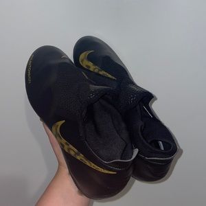 Nike Phantom Soccer Cleats, 7.5 W